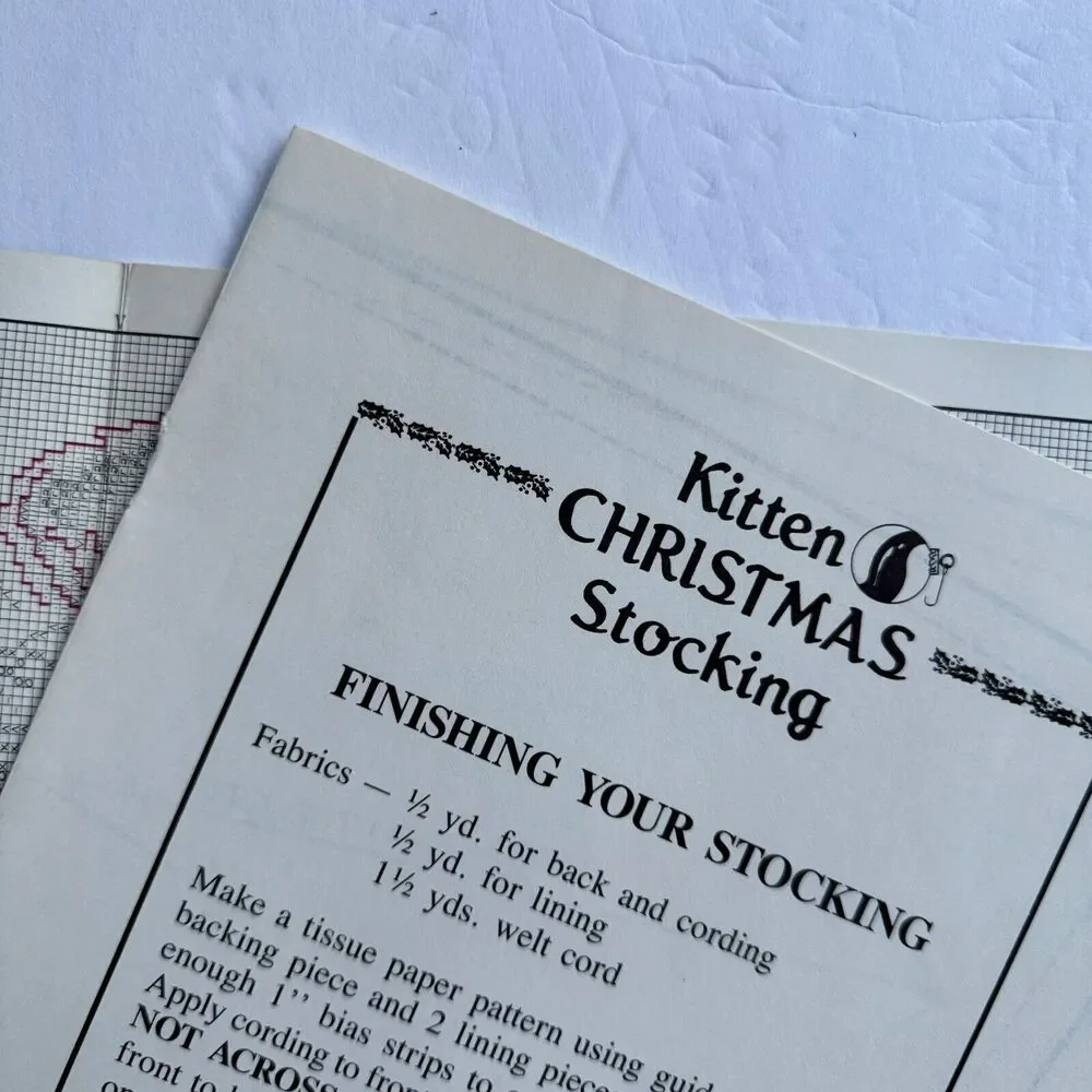 Cross Stitch KITTEN CHRISTMAS STOCKING Leaflet 30 by Stoney Creek Collection
